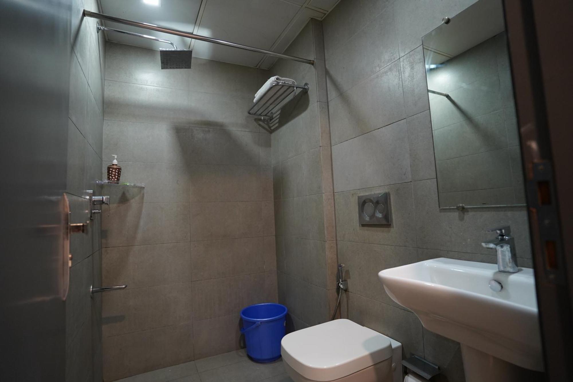 Lyf Corporate - Kirti Nagar 3*