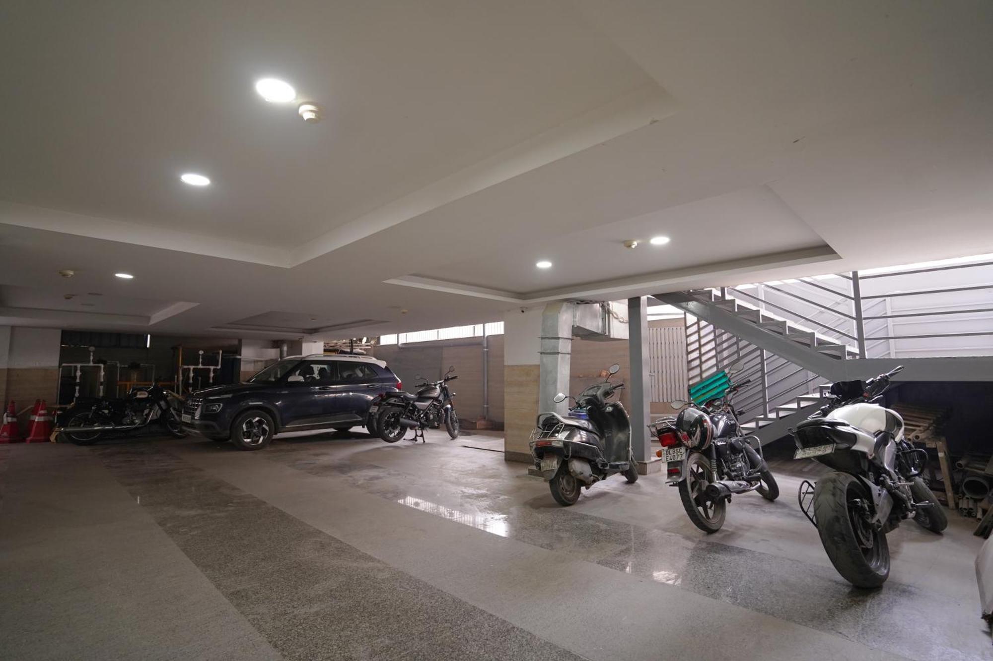 Lyf Corporate - Kirti Nagar Hotel 3*