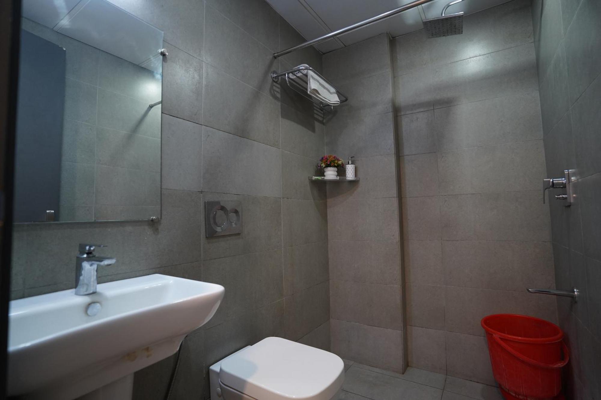 Hotel Lyf Corporate - Kirti Nagar New Delhi