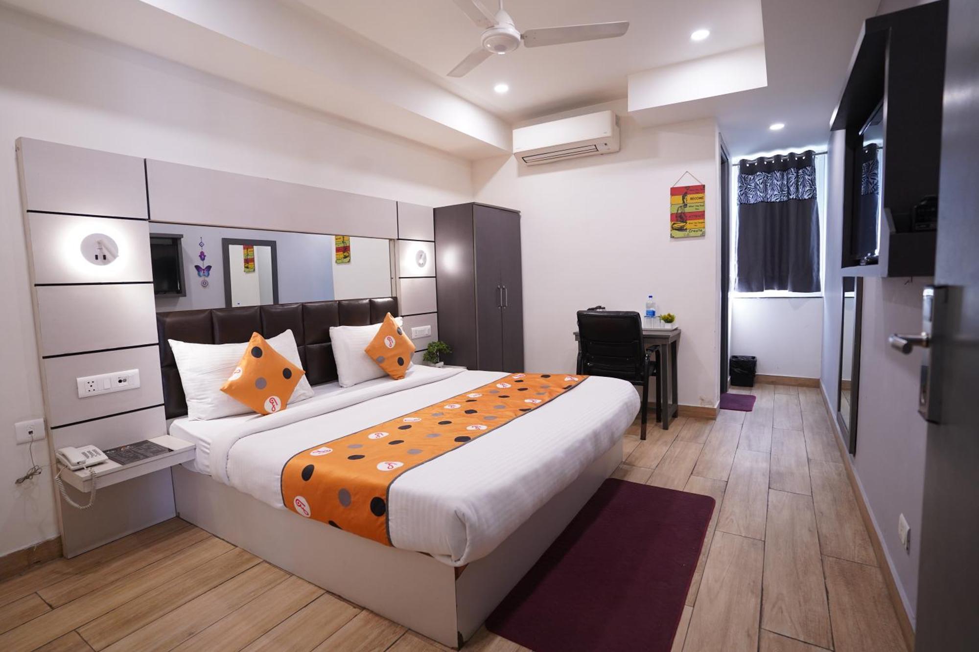 Lyf Corporate - Kirti Nagar 3*