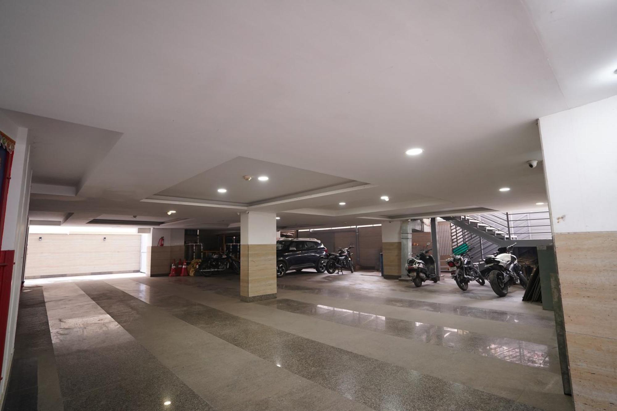 Lyf Corporate - Kirti Nagar