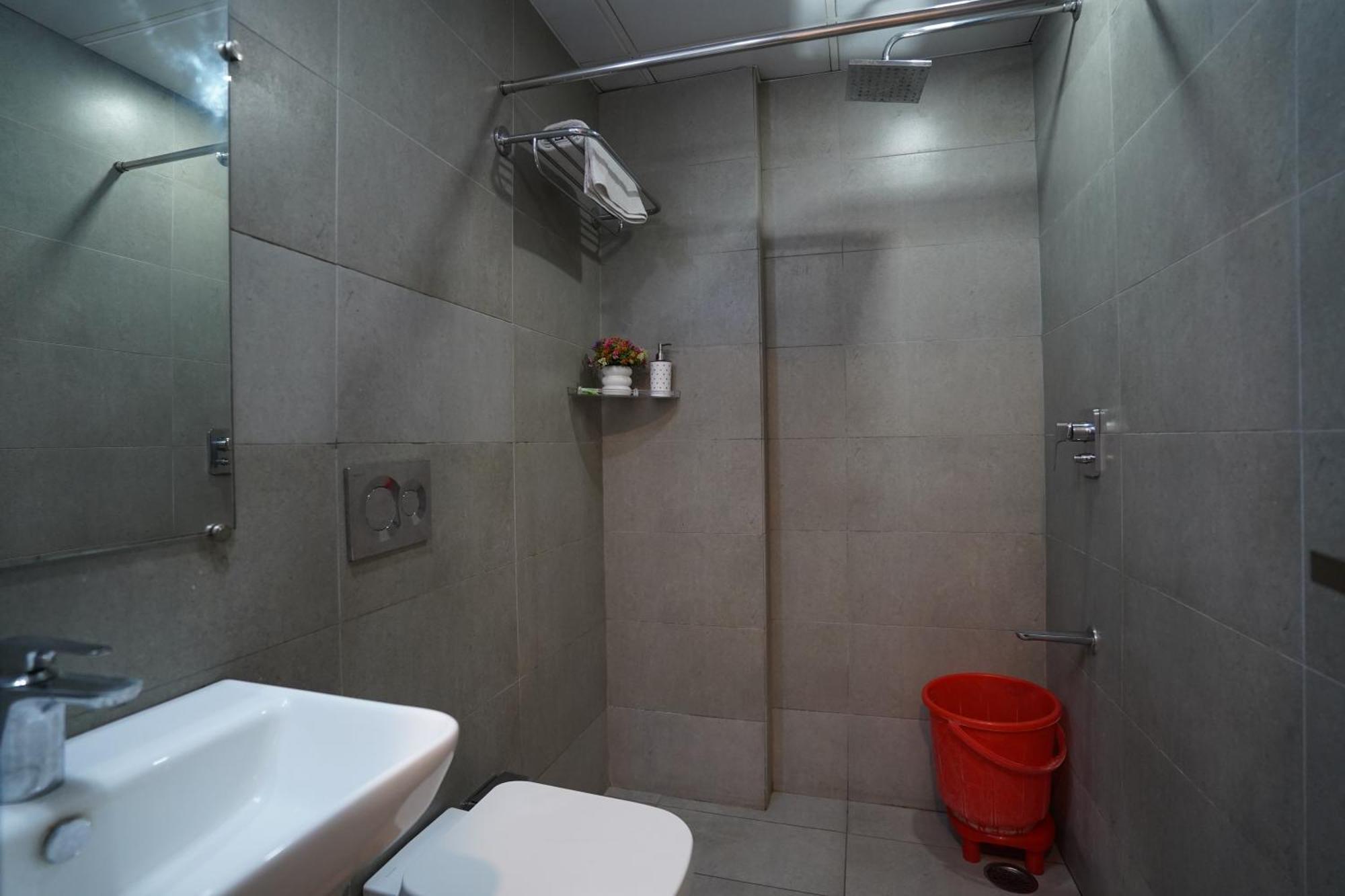 Lyf Corporate - Kirti Nagar Hotel 3*