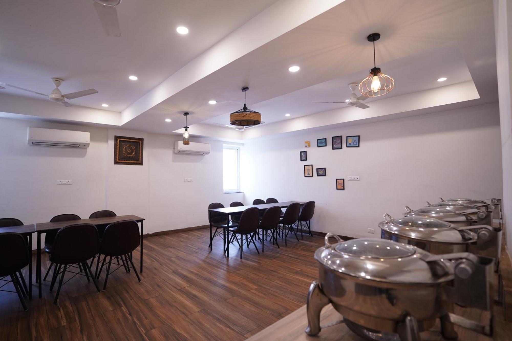 Lyf Corporate - Kirti Nagar 3*