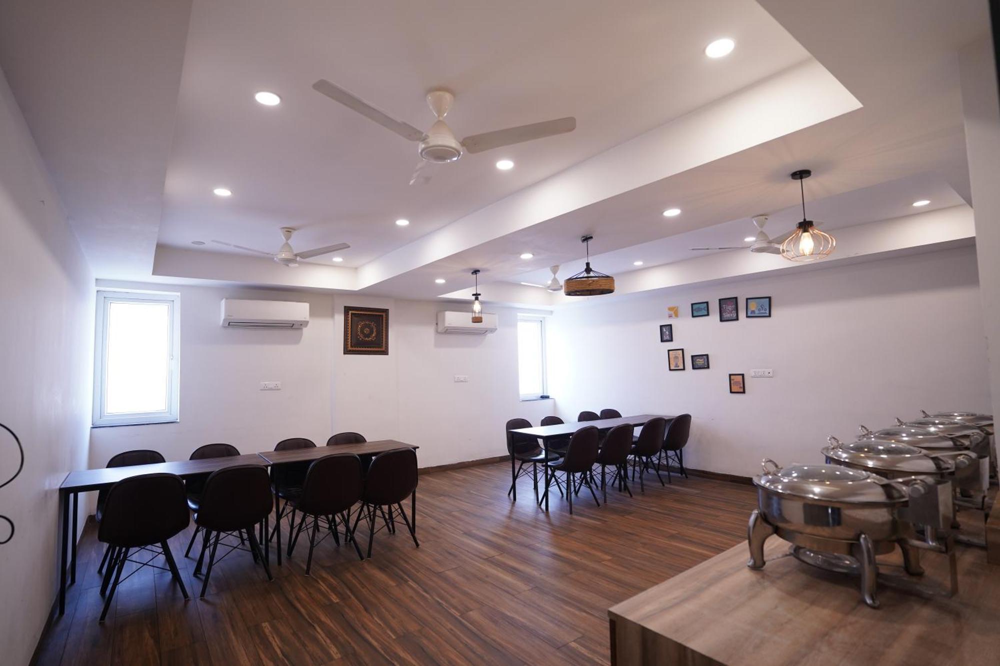 Lyf Corporate - Kirti Nagar Hotel 3*