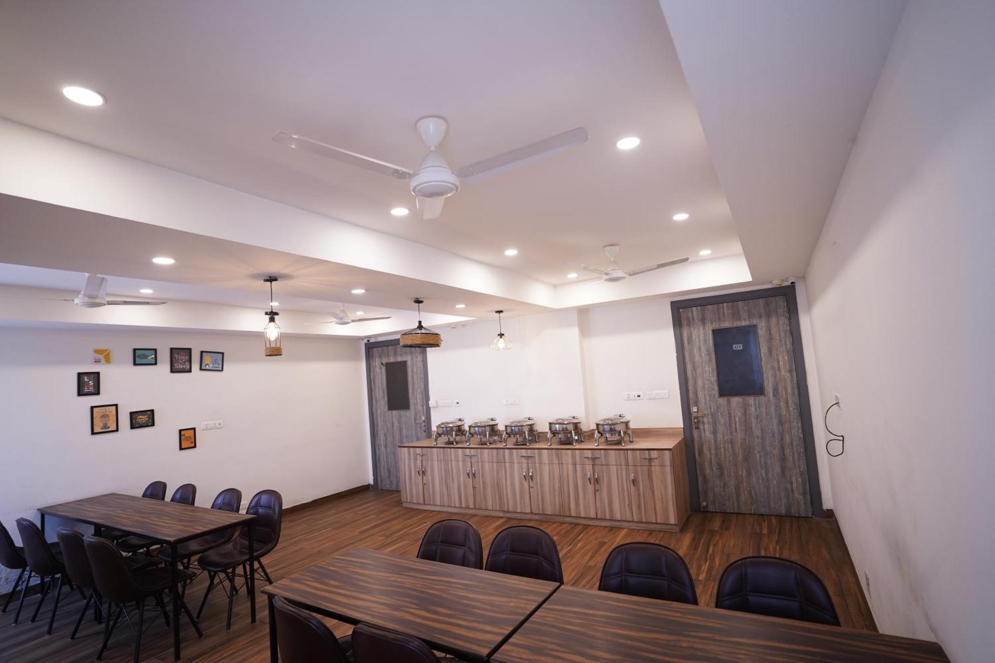 Lyf Corporate - Kirti Nagar 3*