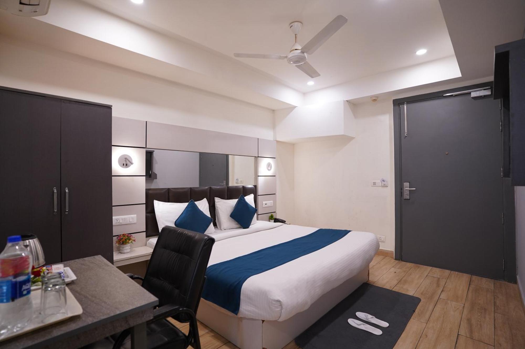 Lyf Corporate - Kirti Nagar Hotel