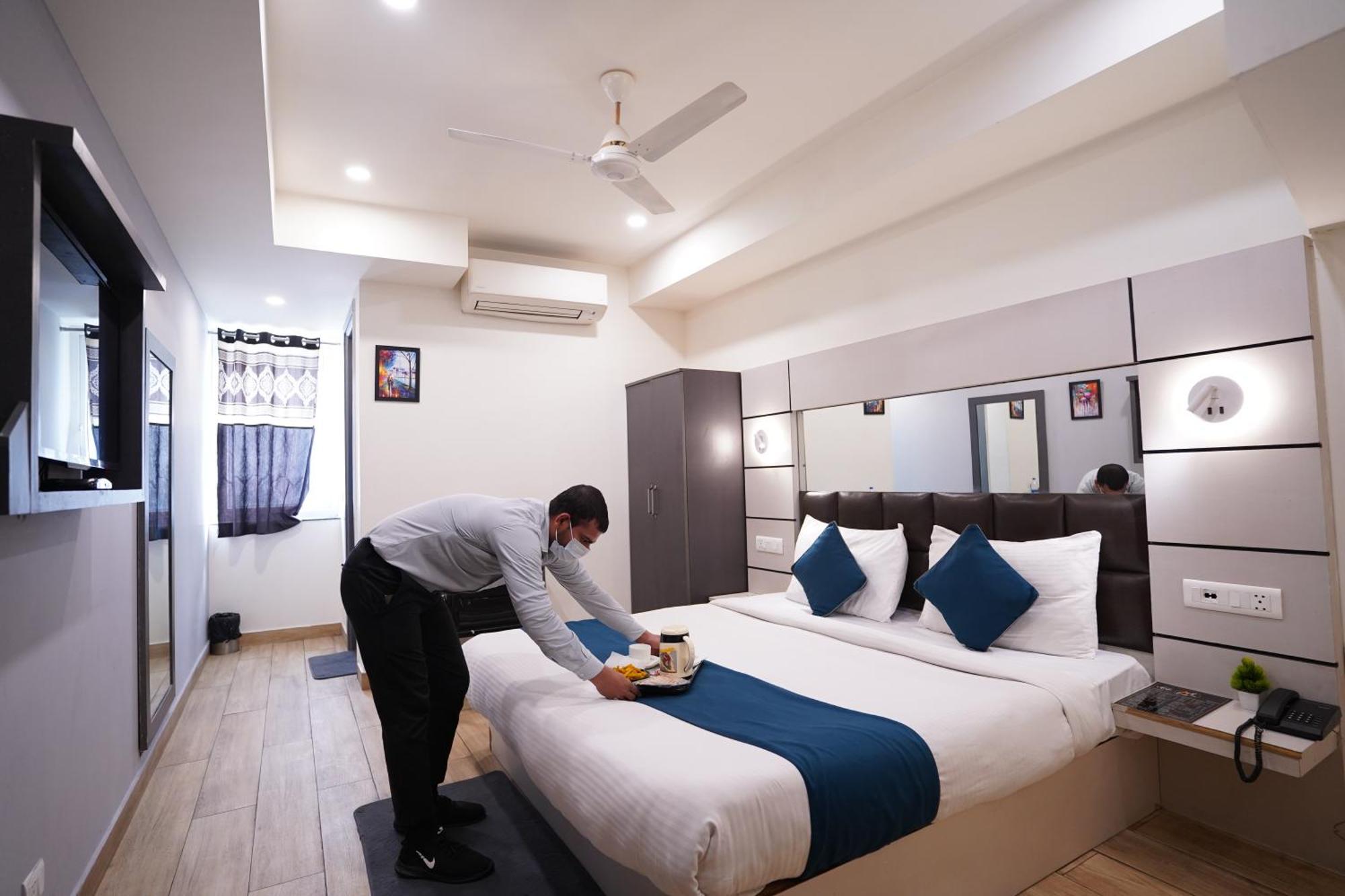 Lyf Corporate - Kirti Nagar New Delhi