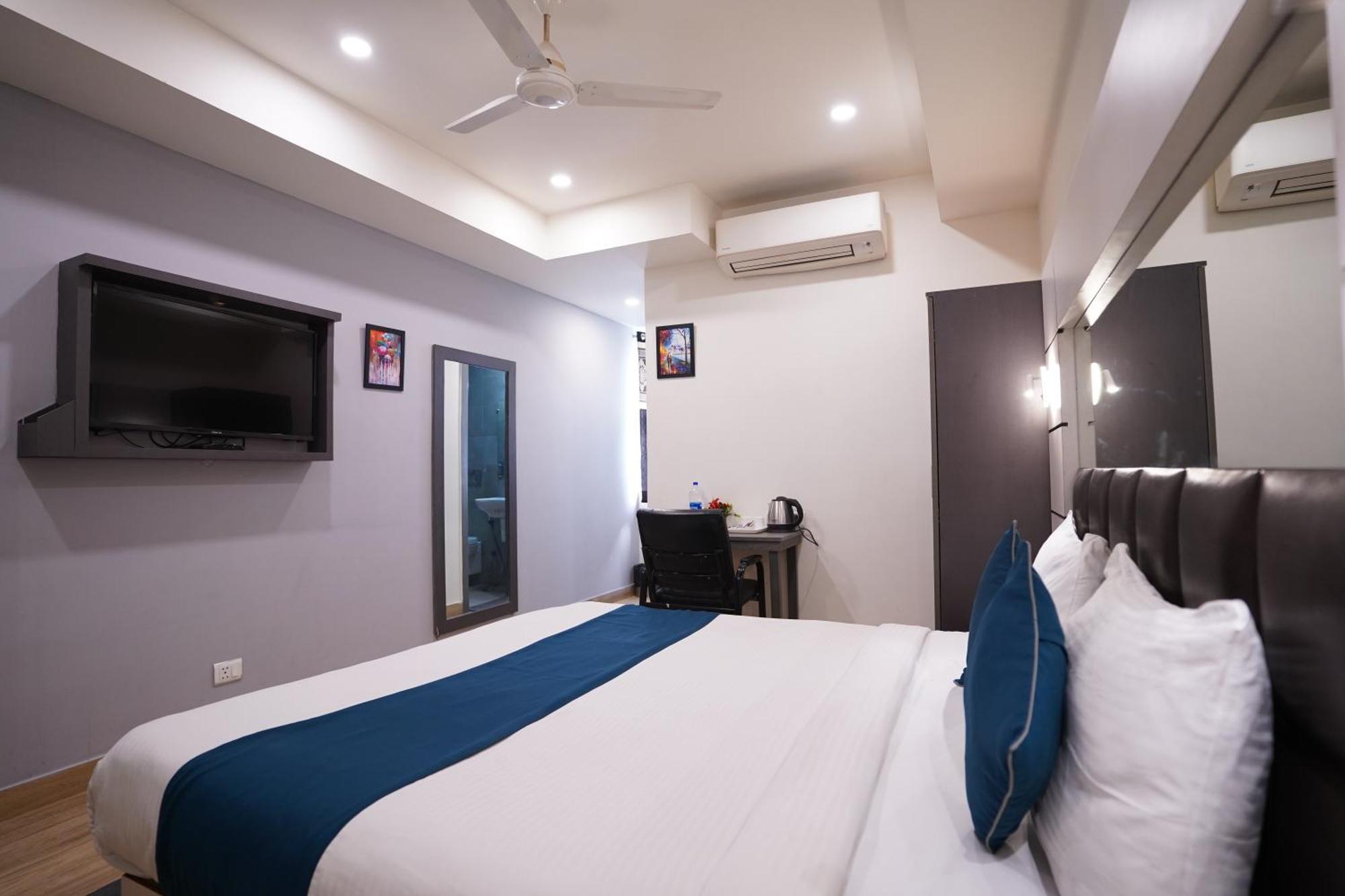 Lyf Corporate - Kirti Nagar Hotel New Delhi